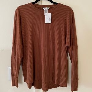Hard tail long sleeve ribbed top